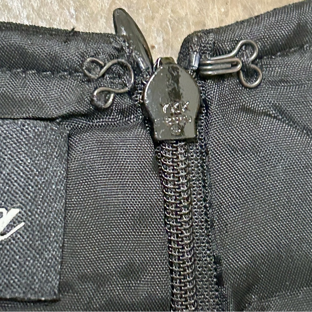 Frascara Black Flared Mermaid Skirt | Size 16 | Made in Canada - Picture 6 of 6
